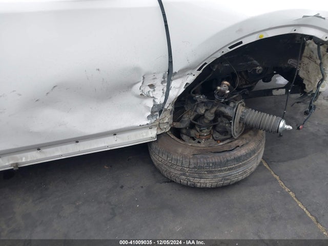 Toyota Rav4 Xle 2017 JTMWFREV6HJ137676 Image 18