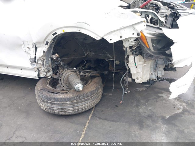 Toyota Rav4 Xle 2017 JTMWFREV6HJ137676 Image 6