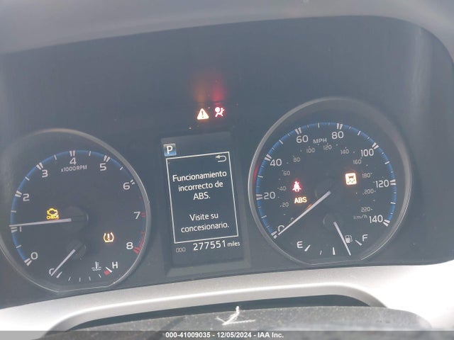 Toyota Rav4 Xle 2017 JTMWFREV6HJ137676 Image 7