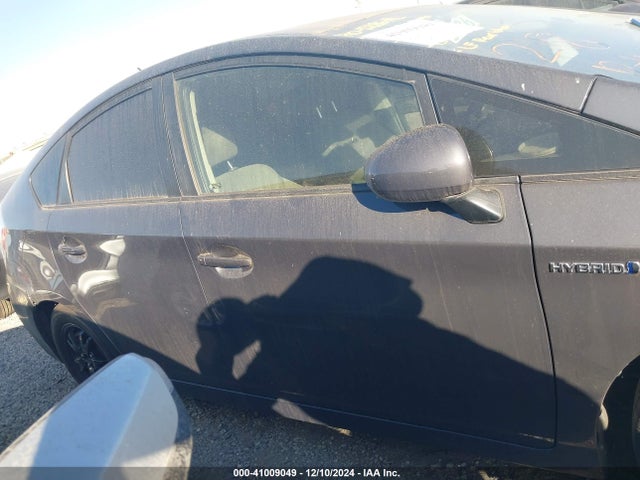 Toyota Prius Two 2015 JTDKN3DUXF0473759 Image 14