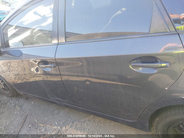 Toyota Prius Two 2015 JTDKN3DUXF0473759 Image 15