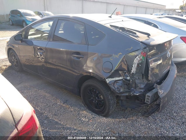 Toyota Prius Two 2015 JTDKN3DUXF0473759 Image 3