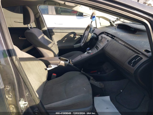 Toyota Prius Two 2015 JTDKN3DUXF0473759 Image 5