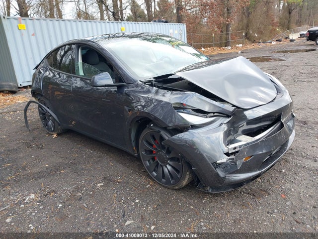 2024 TESLA MODEL Y 7SAYGDEF2RF186709 Photo 0