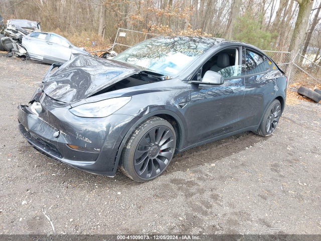 2024 TESLA MODEL Y 7SAYGDEF2RF186709 Photo 1