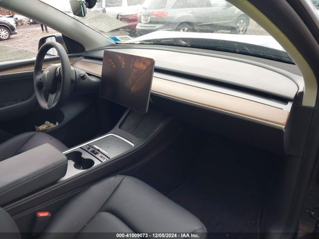 2024 TESLA MODEL Y 7SAYGDEF2RF186709 Photo 4