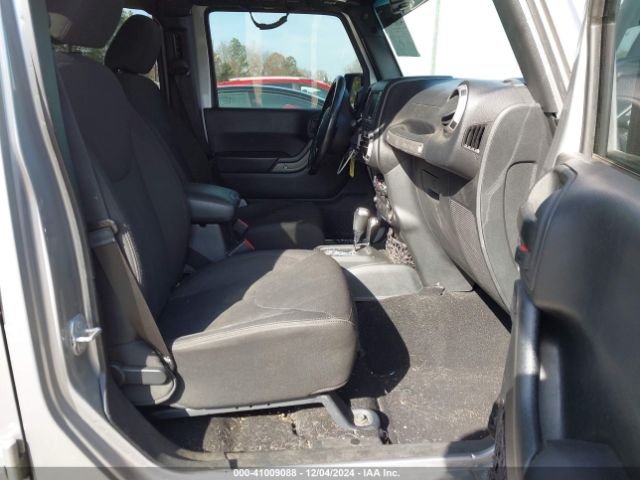 1C4BJWDG6GL257477 Jeep Wrangler Unlimited Sport