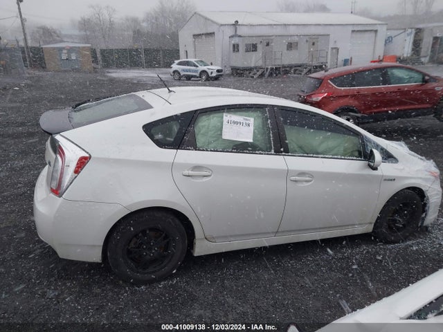 Toyota Prius Two 2014 JTDKN3DU1E0388064 Image 13