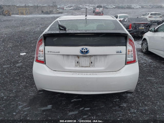 Toyota Prius Two 2014 JTDKN3DU1E0388064 Image 16
