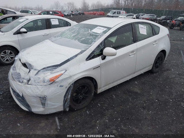 Toyota Prius Two 2014 JTDKN3DU1E0388064 Image 2