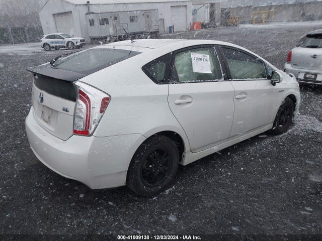 Toyota Prius Two 2014 JTDKN3DU1E0388064 Image 4