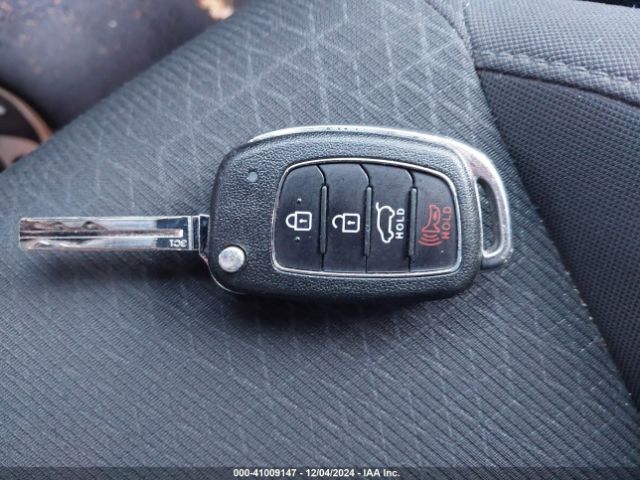KM8J3CA49HU445433 Hyundai TUCSON SE