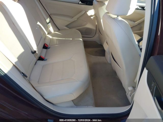 1VWAT7A33EC058264 Volkswagen Passat 1.8t Wolfsburg Edition