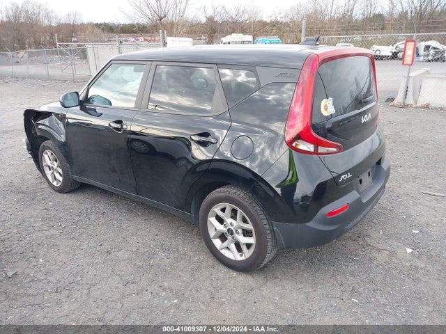 KIA SOUL LX 2022 KNDJ23AUXN7155039 Image 3