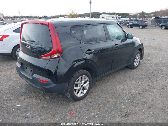 KIA SOUL LX 2022 KNDJ23AUXN7155039 Image 4