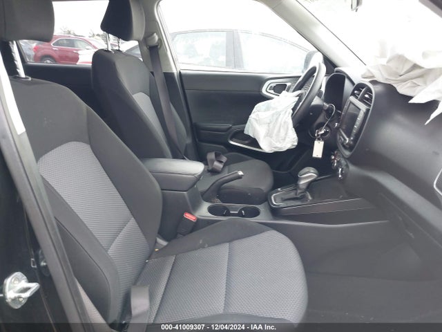 KIA SOUL LX 2022 KNDJ23AUXN7155039 Image 5