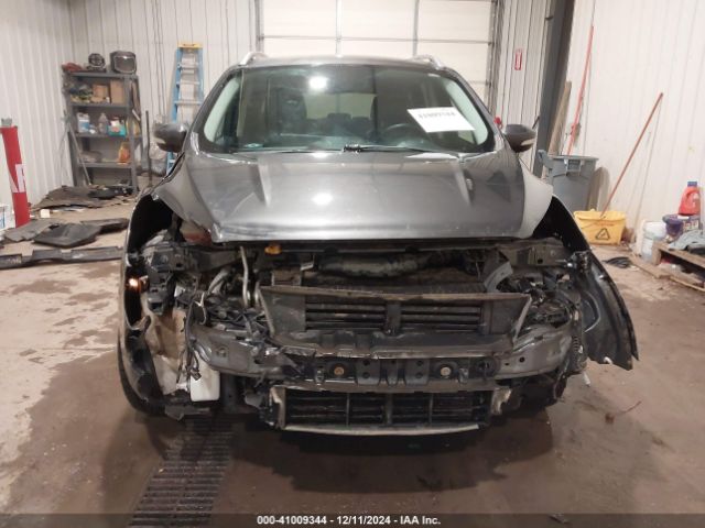 1FMCU9JDXHUC24030 Ford Escape Titanium