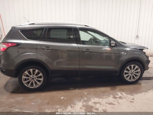 1FMCU9JDXHUC24030 Ford Escape Titanium