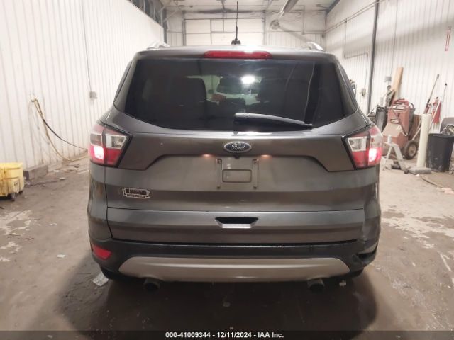 1FMCU9JDXHUC24030 Ford Escape Titanium