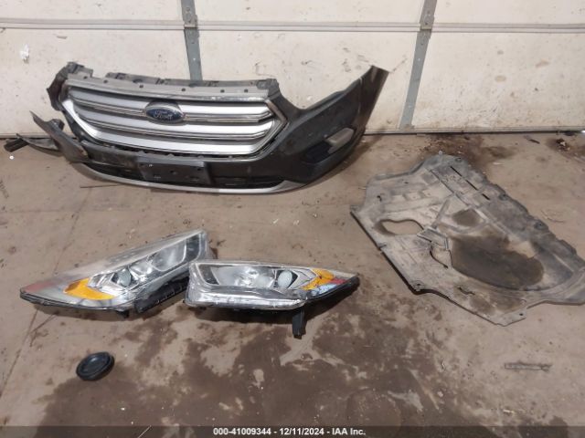 1FMCU9JDXHUC24030 Ford Escape Titanium