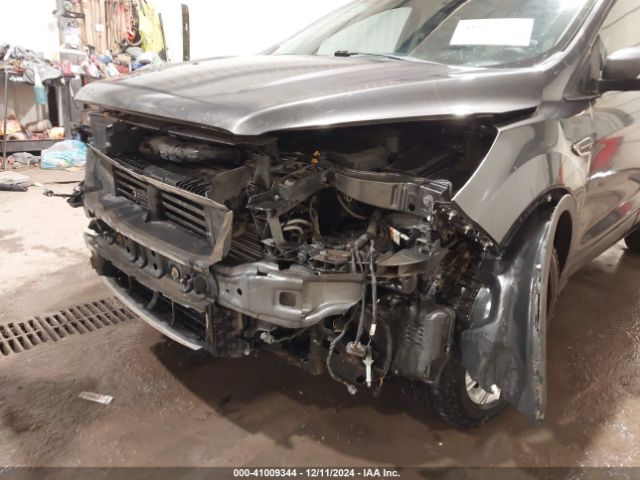 1FMCU9JDXHUC24030 Ford Escape Titanium
