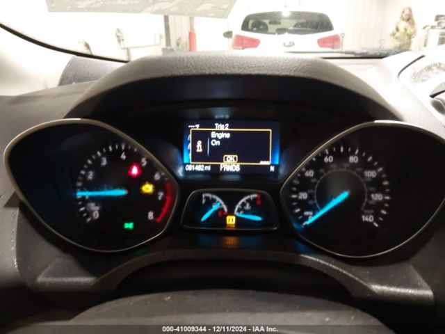 1FMCU9JDXHUC24030 Ford Escape Titanium