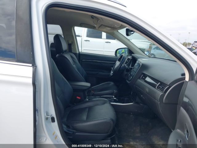 JA4AD3A39HZ058905 Mitsubishi Outlander Sel