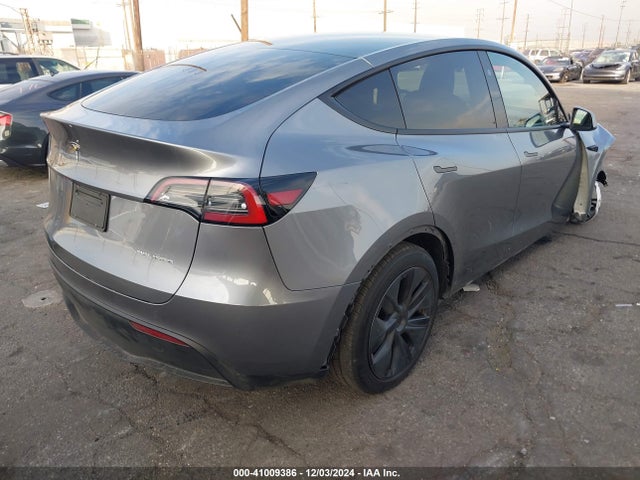 2024 TESLA MODEL Y 7SAYGAEE7RF122980 Photo 3