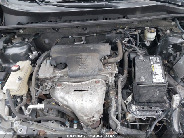 JTMRFREV4FD143811 Toyota Rav4 Xle