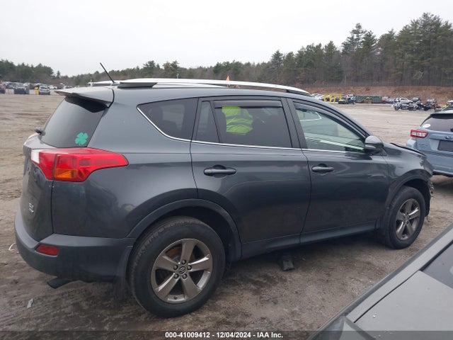 JTMRFREV4FD143811 Toyota Rav4 Xle