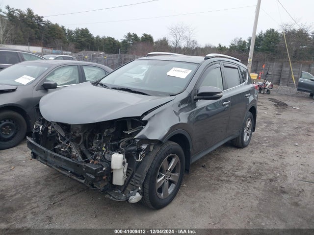 JTMRFREV4FD143811 Toyota Rav4 Xle
