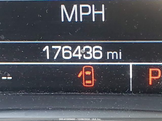 1G1ZF5SX8GF180549 Chevrolet MALIBU 2LT