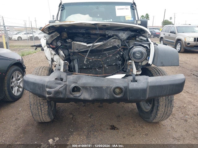 1C4BJWFG2EL120160 Jeep Wrangler Unlimited Rubicon
