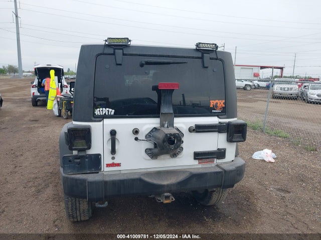 1C4BJWFG2EL120160 Jeep Wrangler Unlimited Rubicon