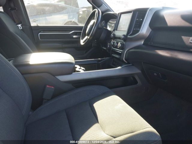 2019 RAM 1500 1C6RREFT6KN828918 Photo 4