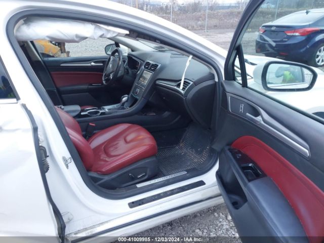 3FA6P0RU8ER127099 Ford Fusion Hybrid Titanium