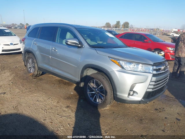 Toyota Highlander Xle 2019 5TDKZRFH7KS559173 Image 1