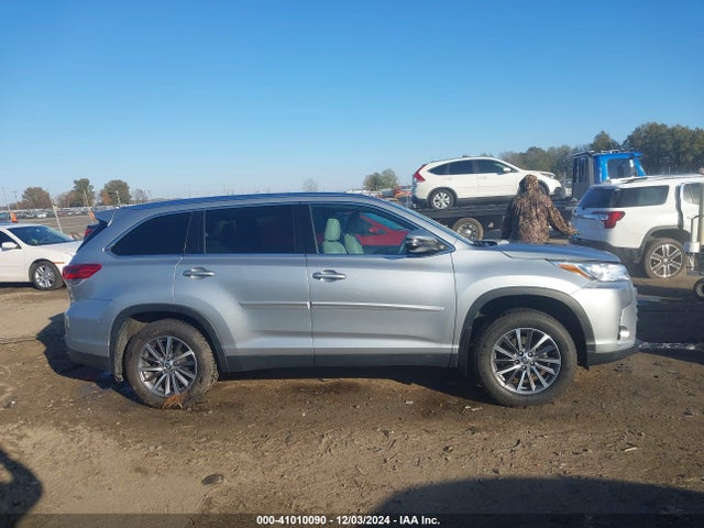 Toyota Highlander Xle 2019 5TDKZRFH7KS559173 Image 13