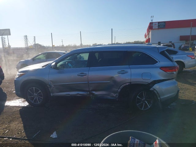 Toyota Highlander Xle 2019 5TDKZRFH7KS559173 Image 14