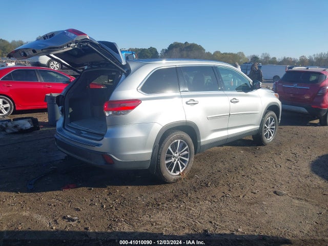 Toyota Highlander Xle 2019 5TDKZRFH7KS559173 Image 4