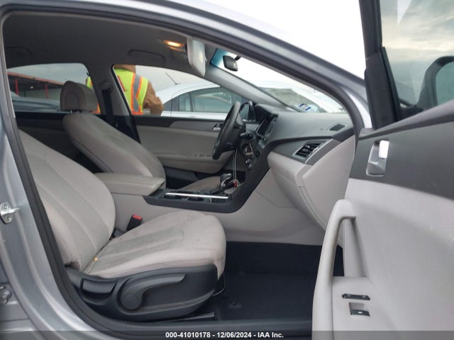 Hyundai SONATA SE 2015 5NPE24AF6FH187640 Image 5