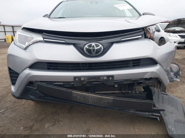 Toyota RAV4 LE 2017 2T3BFREV8HW586390 Image 17