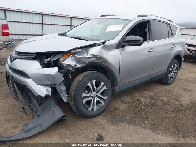 Toyota RAV4 LE 2017 2T3BFREV8HW586390 Image 2