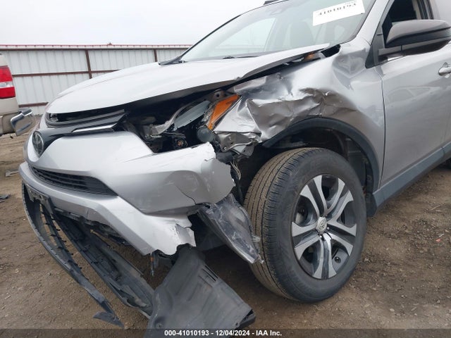 Toyota RAV4 LE 2017 2T3BFREV8HW586390 Image 6