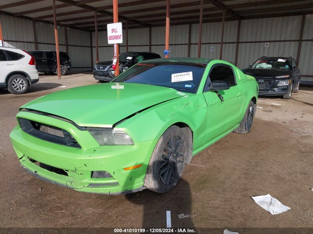 Ford Mustang V6 2014 1ZVBP8AM7E5237290 Image 2