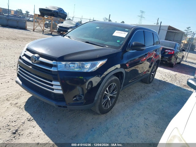 5TDZARFH4KS050972 Toyota Highlander Le