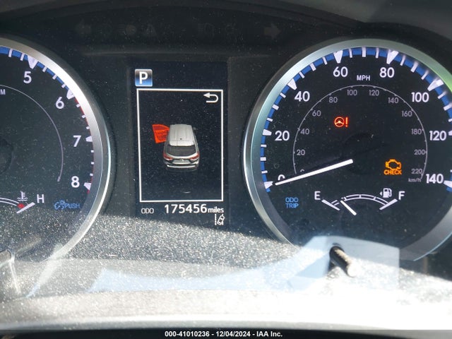 5TDZARFH4KS050972 Toyota Highlander Le