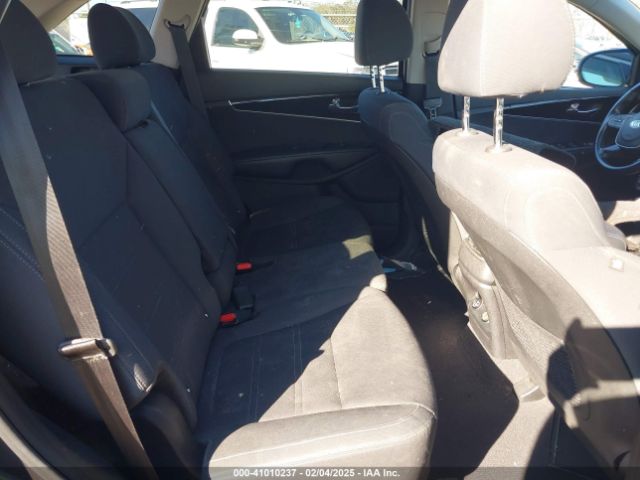 5XYPGDA3XKG436510 KIA Sorento 2.4l Lx