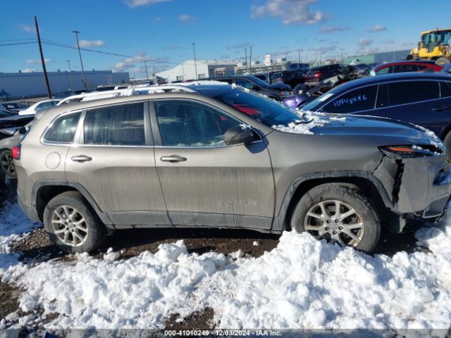 1C4PJMCB1HW589830 Jeep Cherokee Latitude 4x4