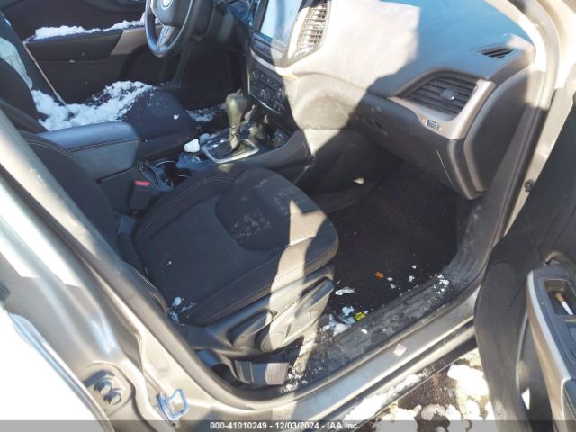 1C4PJMCB1HW589830 Jeep Cherokee Latitude 4x4